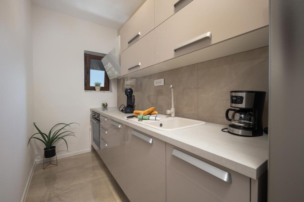 Villa Adriatic, Apartment Rebecca With Heated Swimming Pool, Sew View, Childrens Playground Icici Luaran gambar